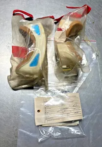 MXP202  Boeing  Smoke Goggles  DISPLAY ONLY   QTY of 2 Goggles  Mfg in 1987